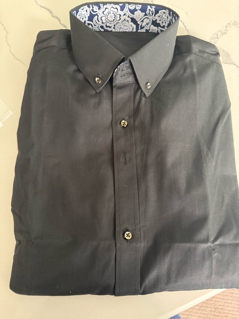 Men's Black Long-Sleeve Button-Down Shirt